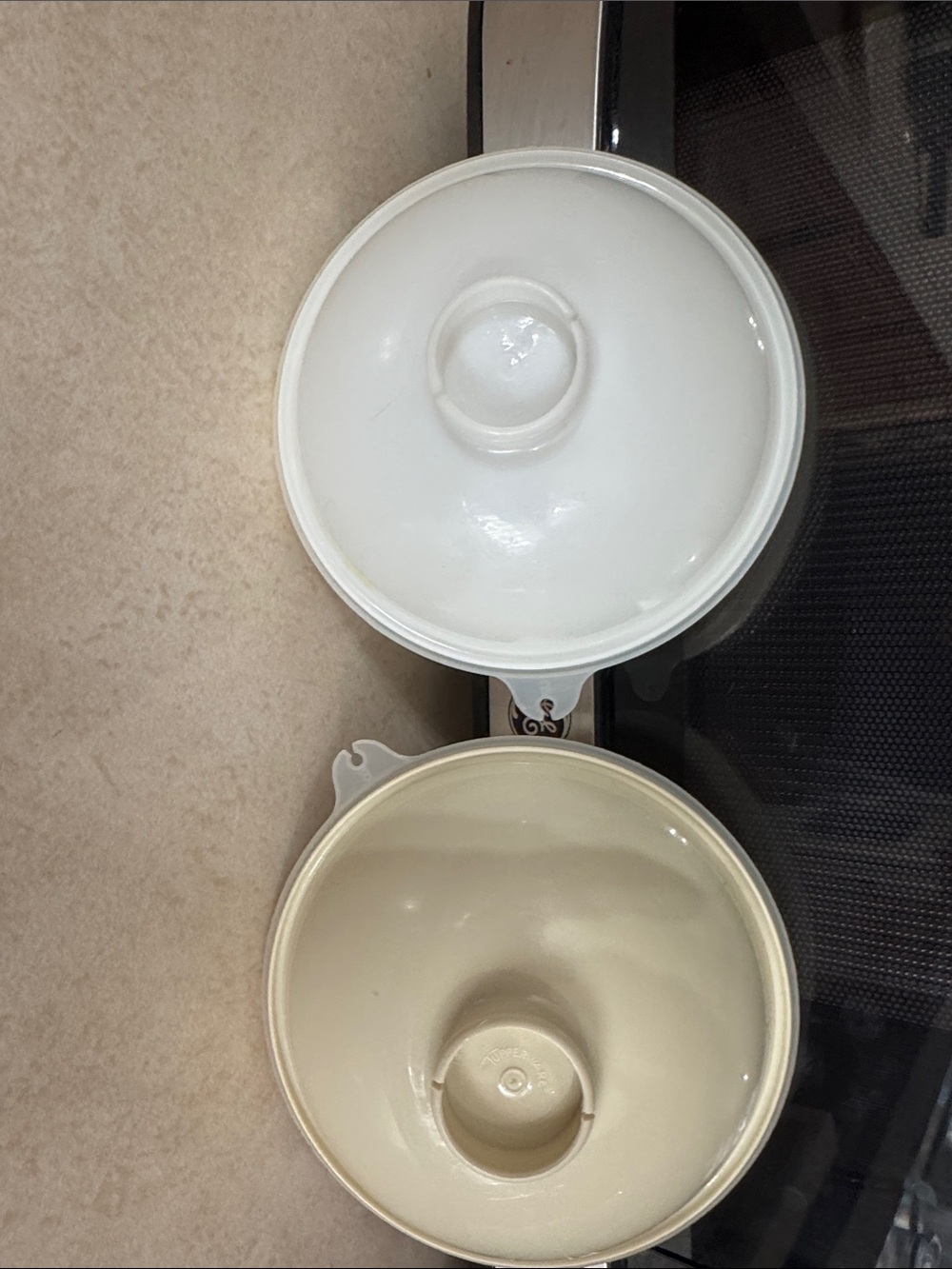 Vintage Tupperware Wonderlier Bowls - Picture 4 of 7